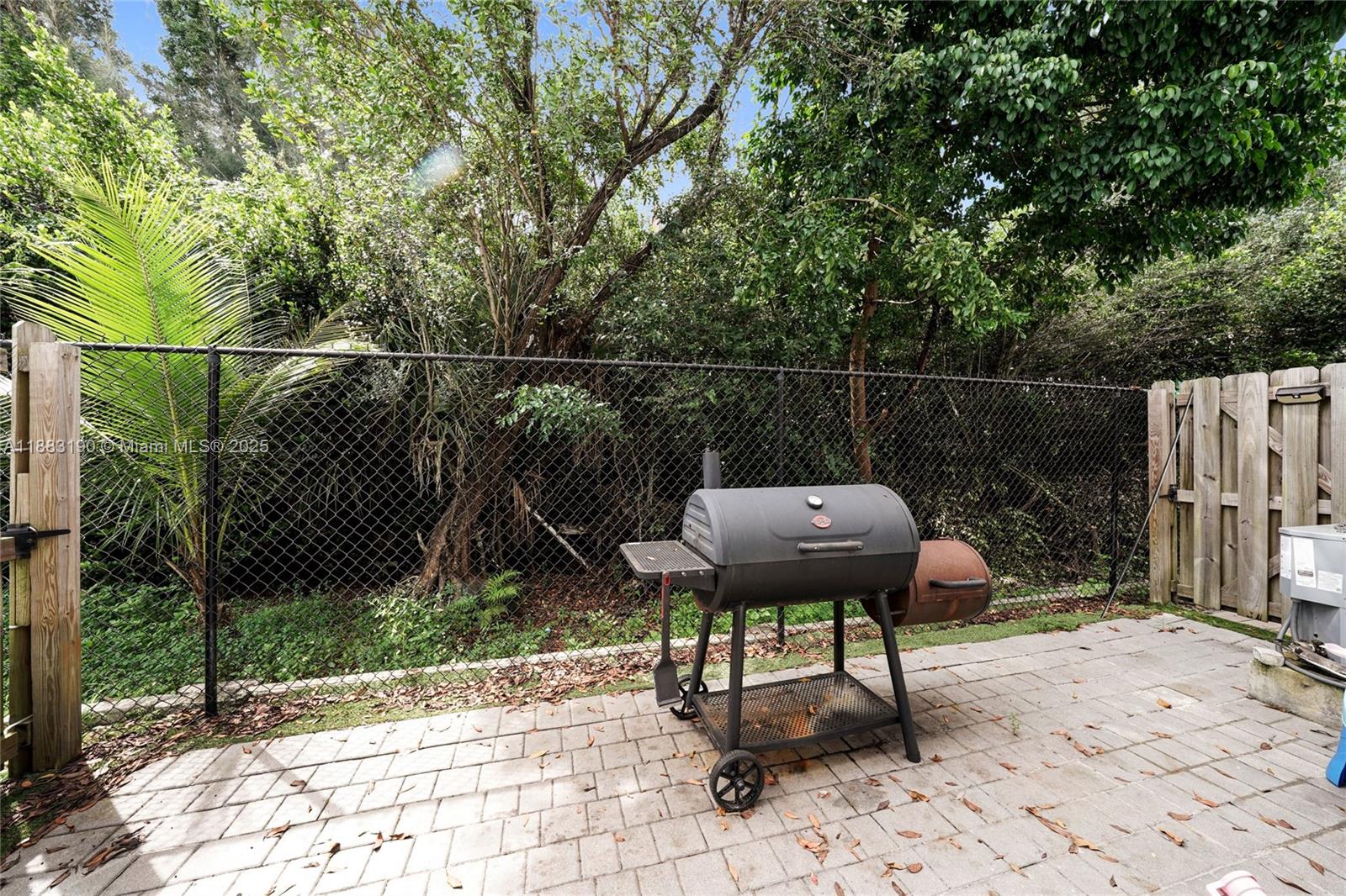 STELLAR PEMBROKE PINES - Residential