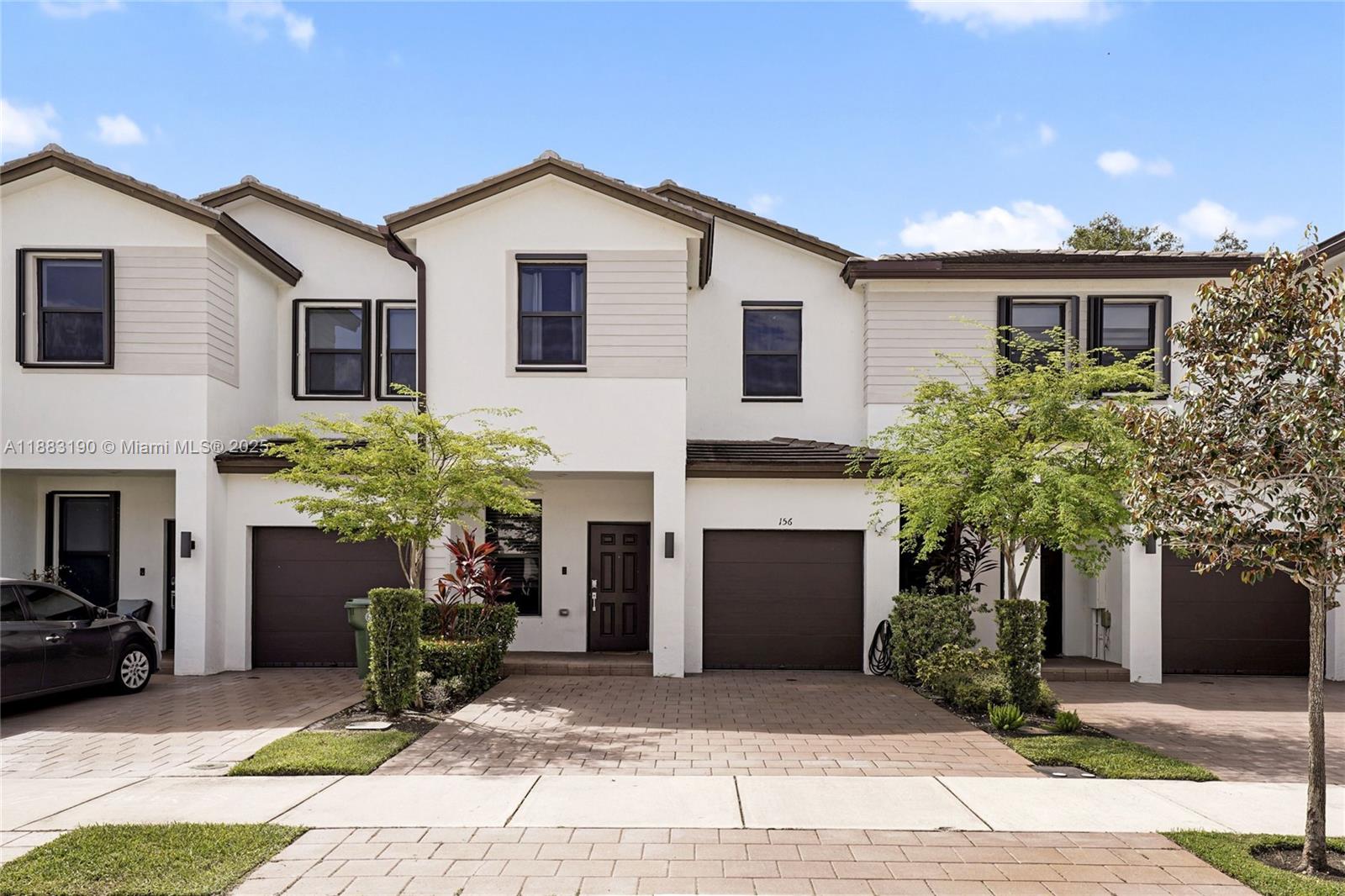 STELLAR PEMBROKE PINES - Residential