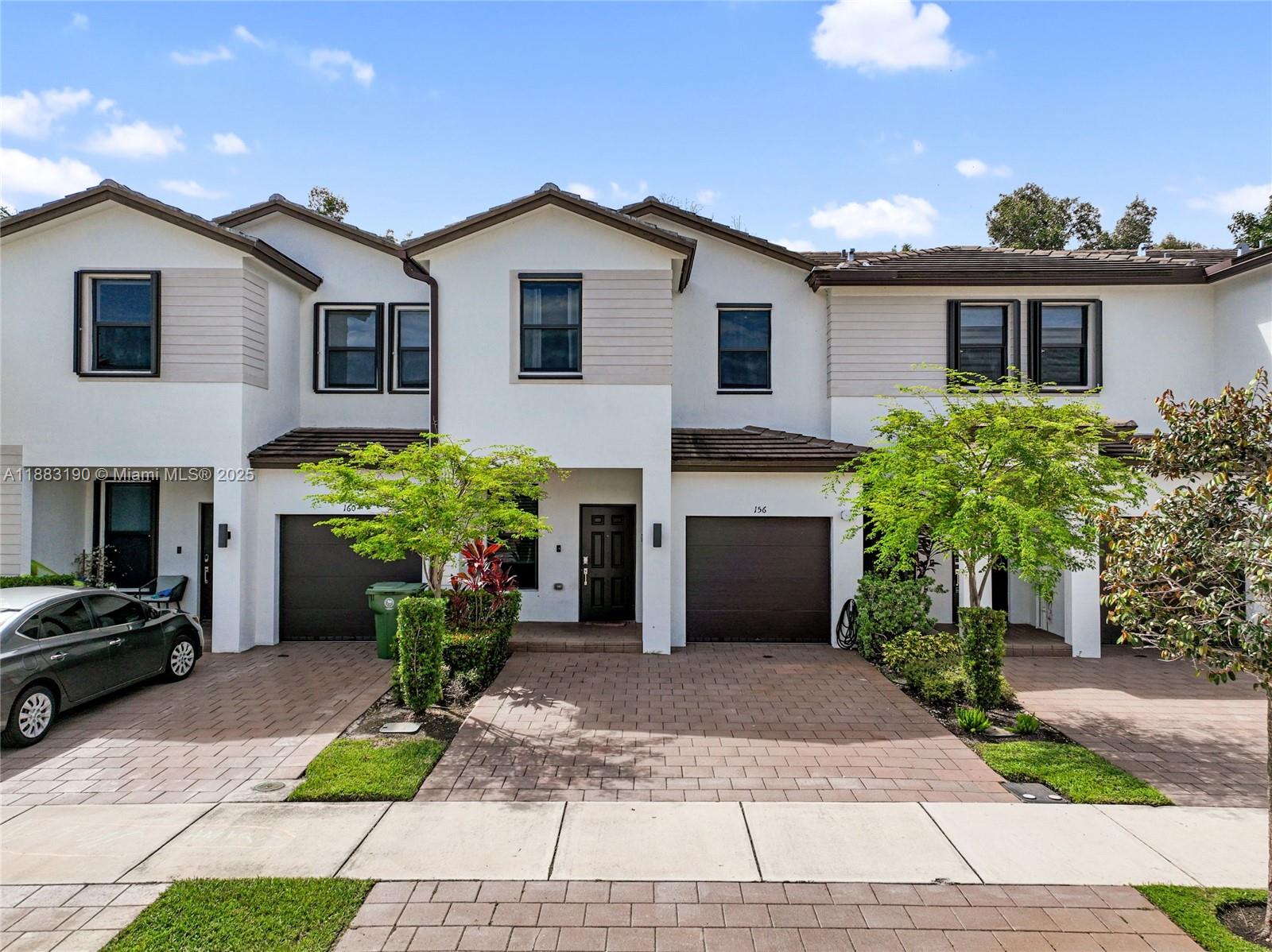 STELLAR PEMBROKE PINES - Residential