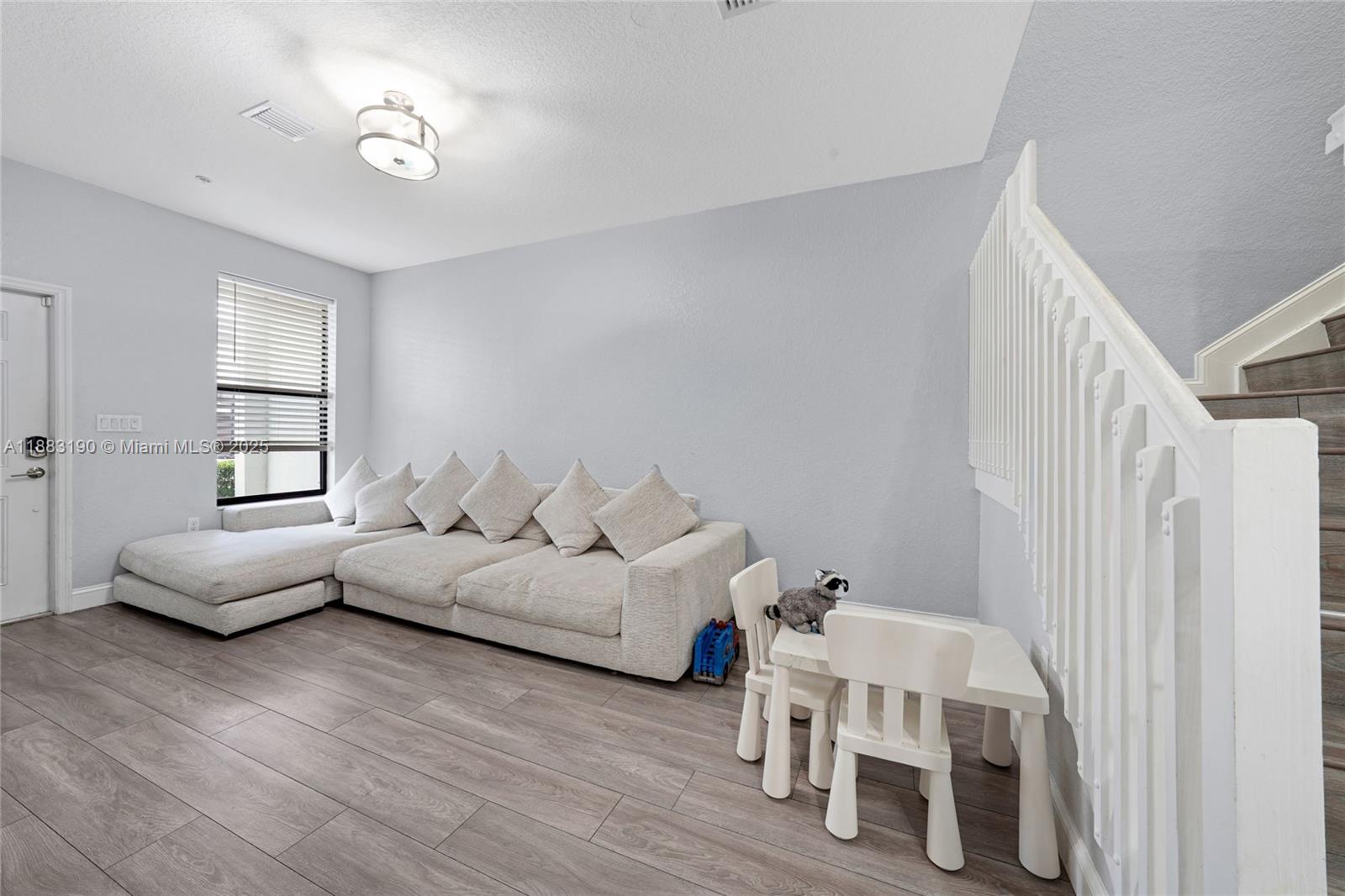 STELLAR PEMBROKE PINES - Residential