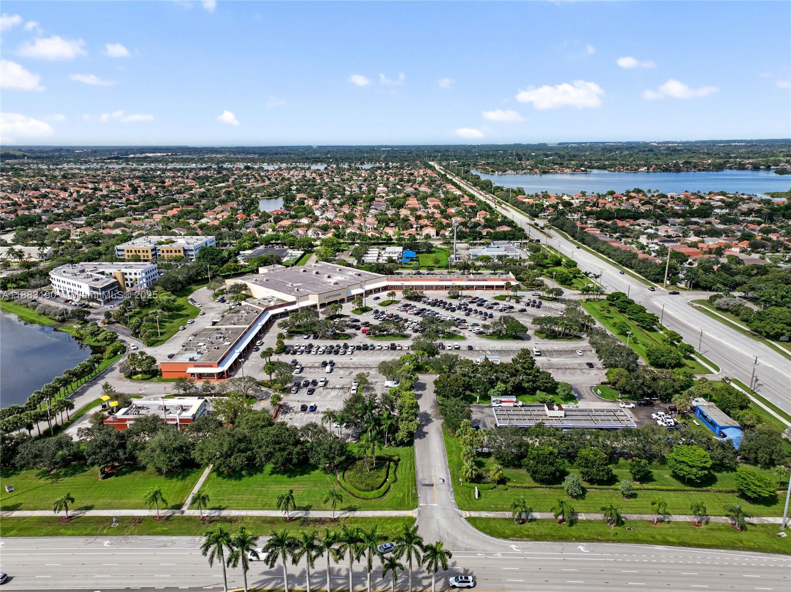 STELLAR PEMBROKE PINES - Residential