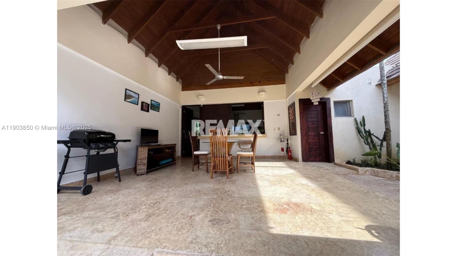 Villa Athenas - Residential