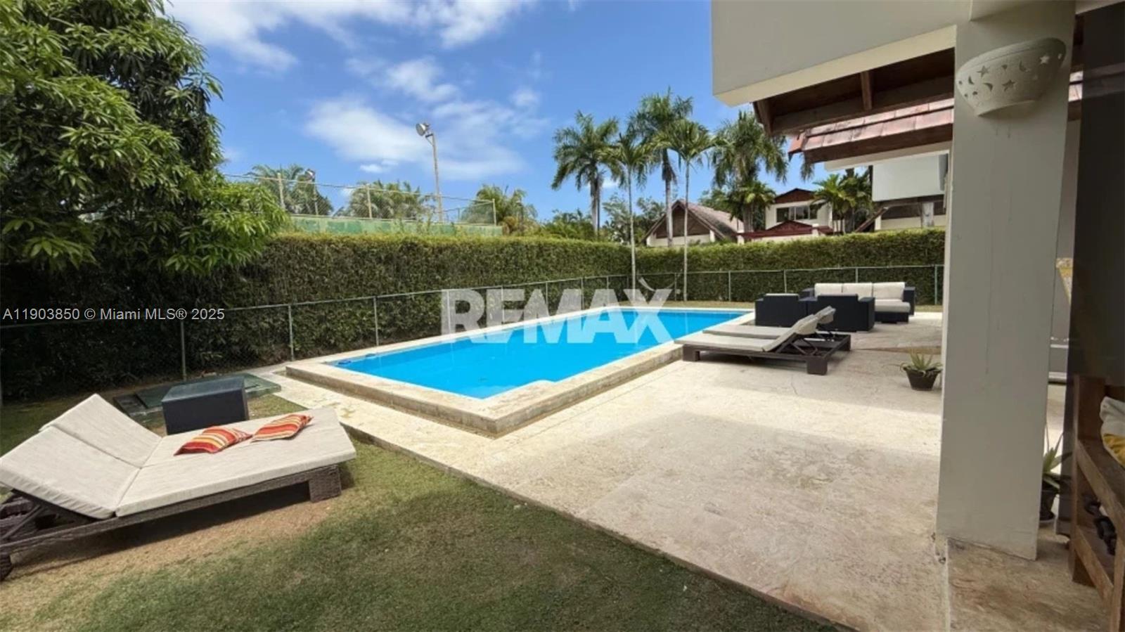 Villa Athenas - Residential