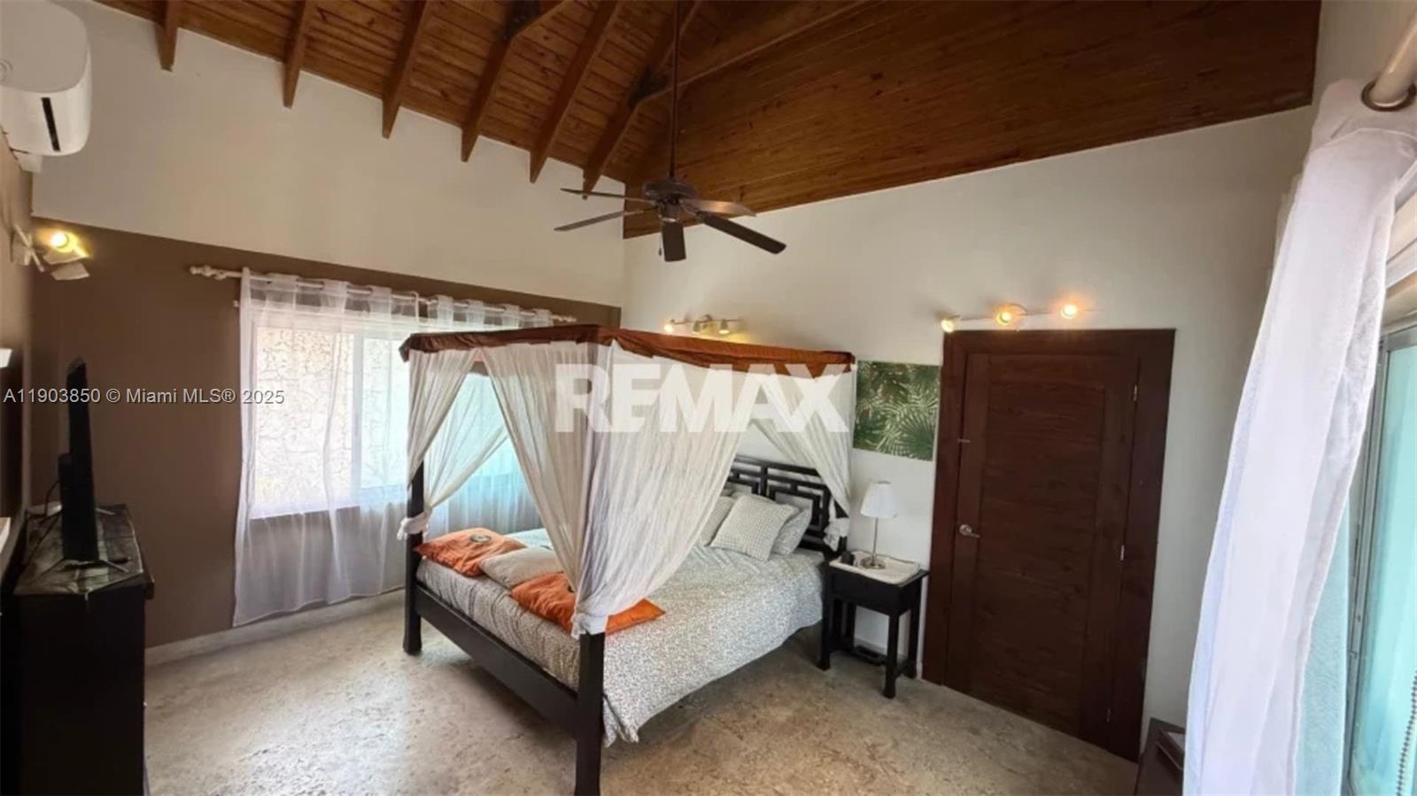 Villa Athenas - Residential