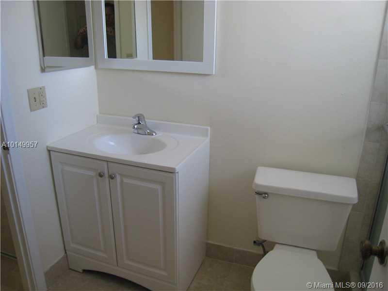 VILLAGE OF KINGS CREEK CO - Residential Lease