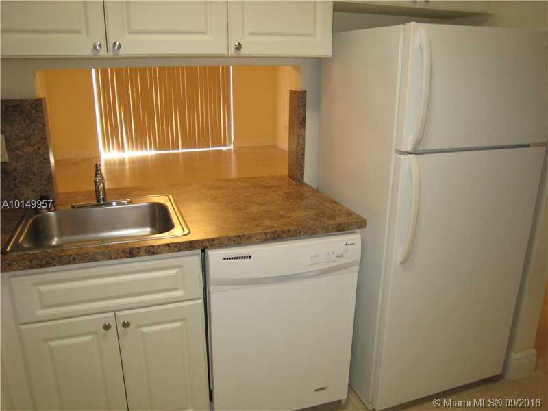 VILLAGE OF KINGS CREEK CO - Residential Lease