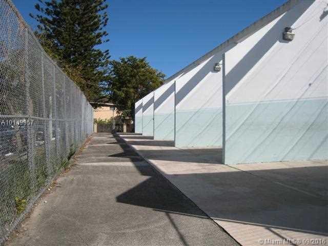 VILLAGE OF KINGS CREEK CO - Residential Lease