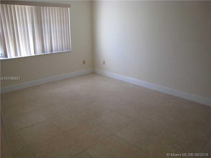 VILLAGE OF KINGS CREEK CO - Residential Lease