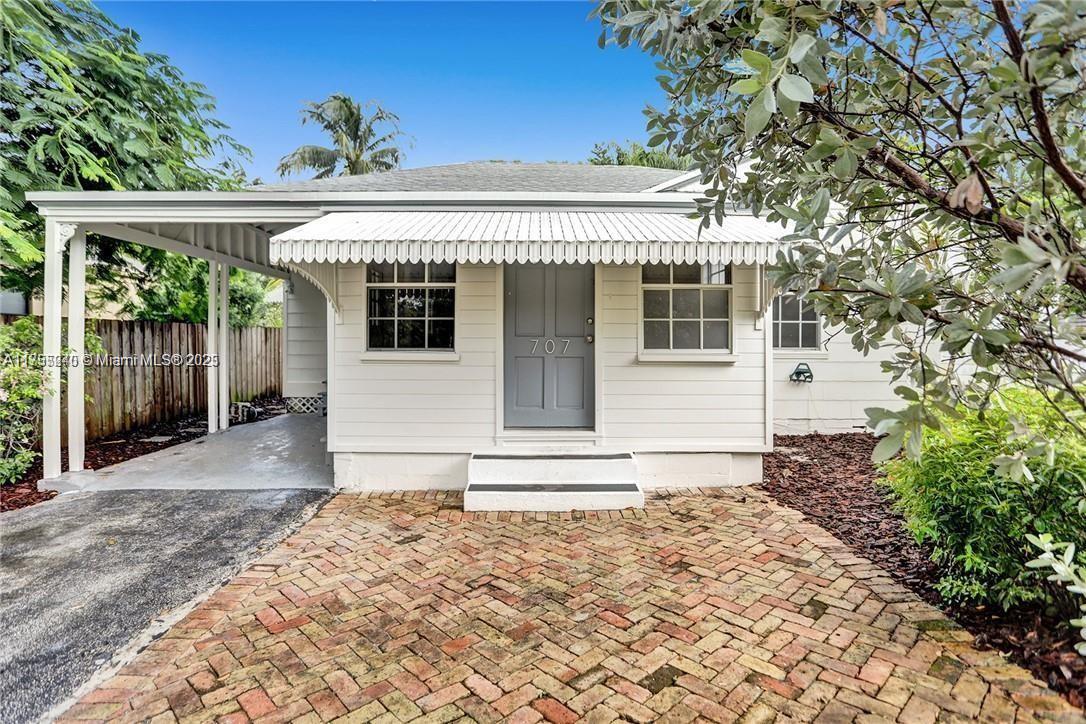Rental Property at 707 Sw 11th St, Fort Lauderdale, Broward County, Florida - Bedrooms: 2 
Bathrooms: 1  - $2,950 MO.