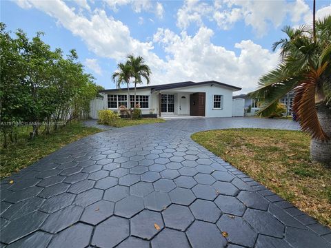 Single Family Residence in North Miami Beach FL 1622 169th St.jpg