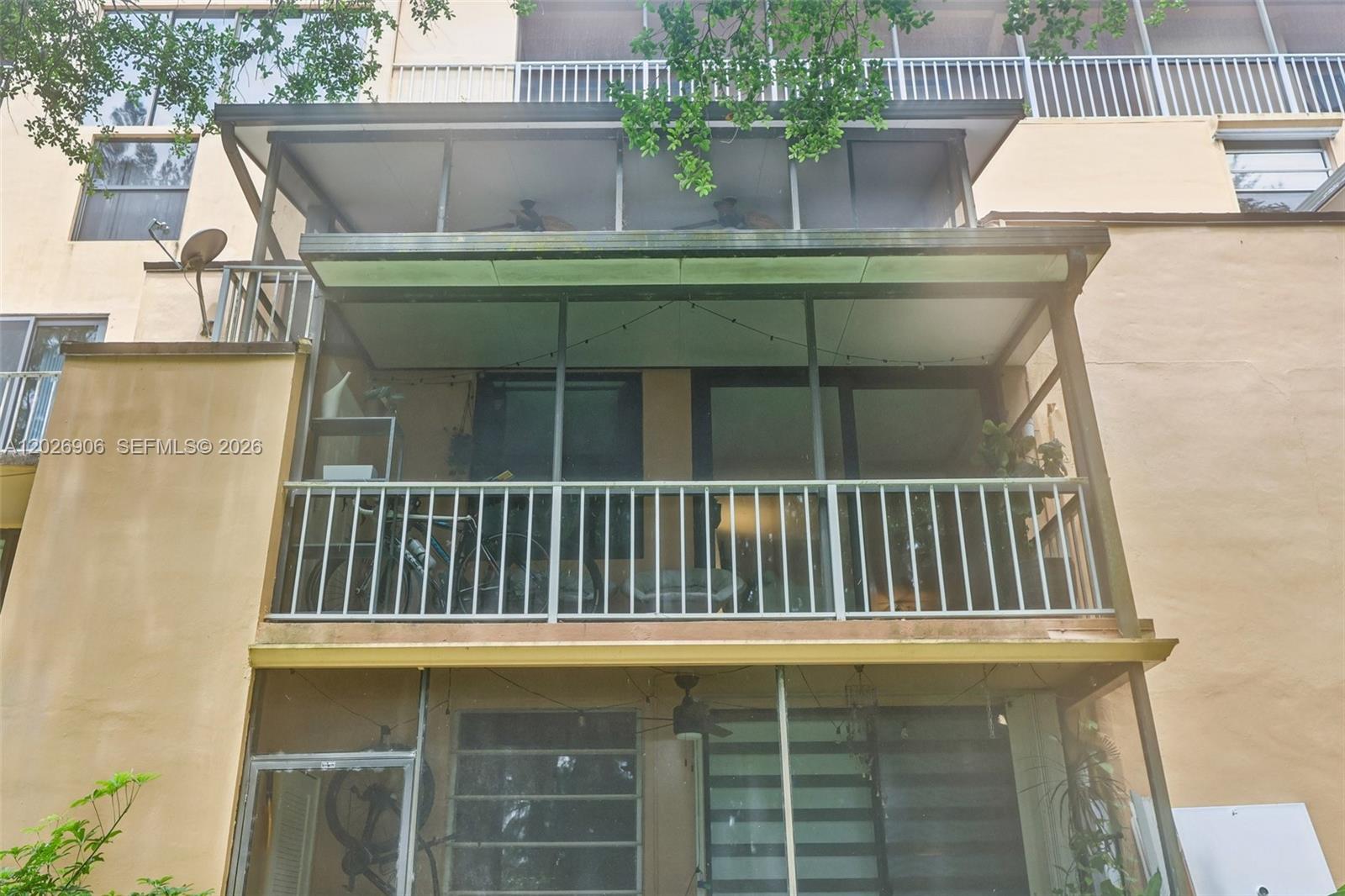 LAGO WEST CONDOMINIUM - Residential
