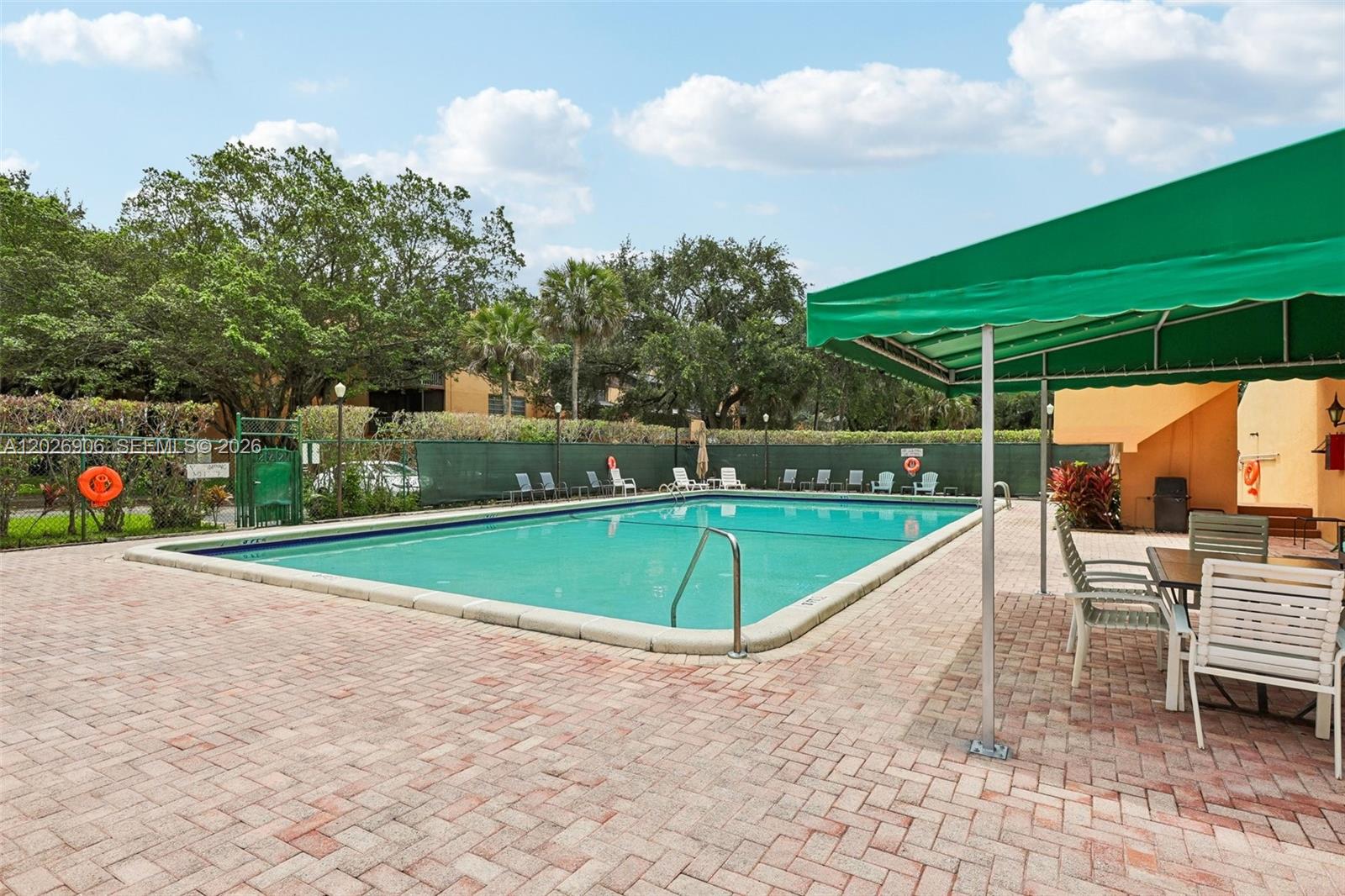LAGO WEST CONDOMINIUM - Residential