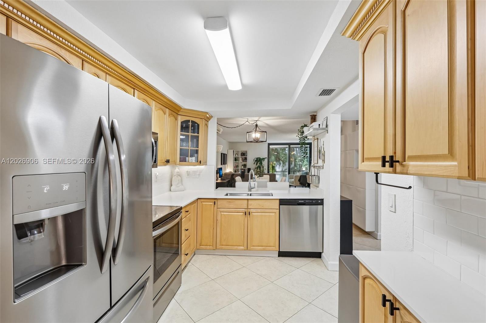 LAGO WEST CONDOMINIUM - Residential