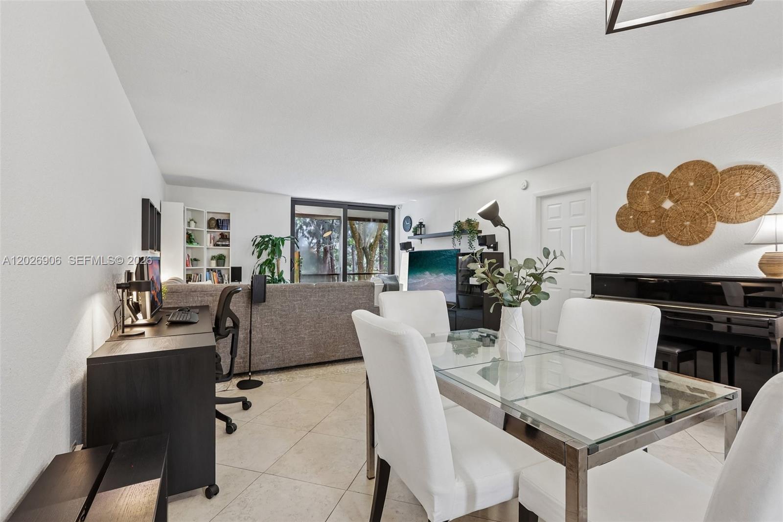 LAGO WEST CONDOMINIUM - Residential