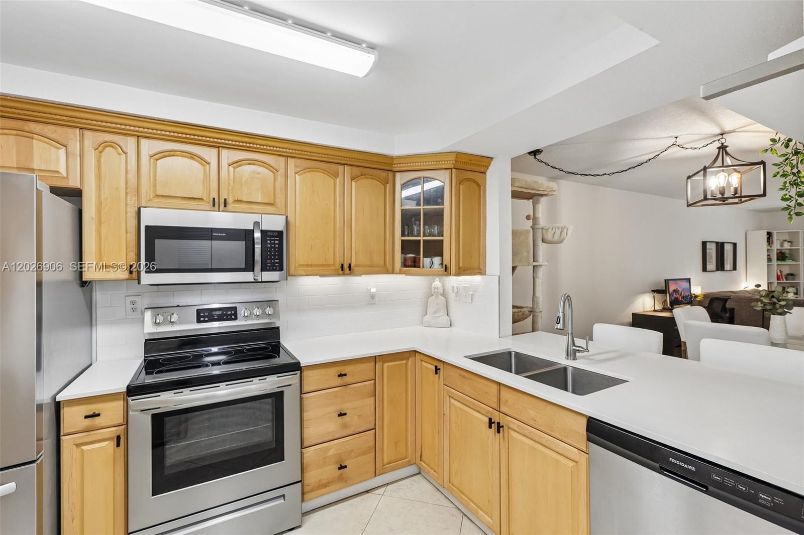LAGO WEST CONDOMINIUM - Residential