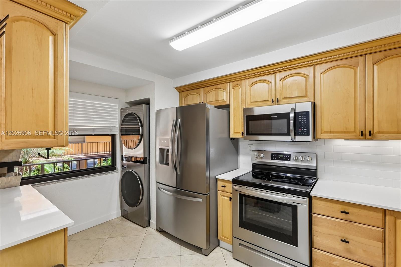 LAGO WEST CONDOMINIUM - Residential