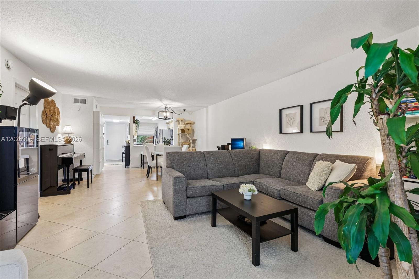 View photos, virtual tours, details... 400 Commodore Dr 206