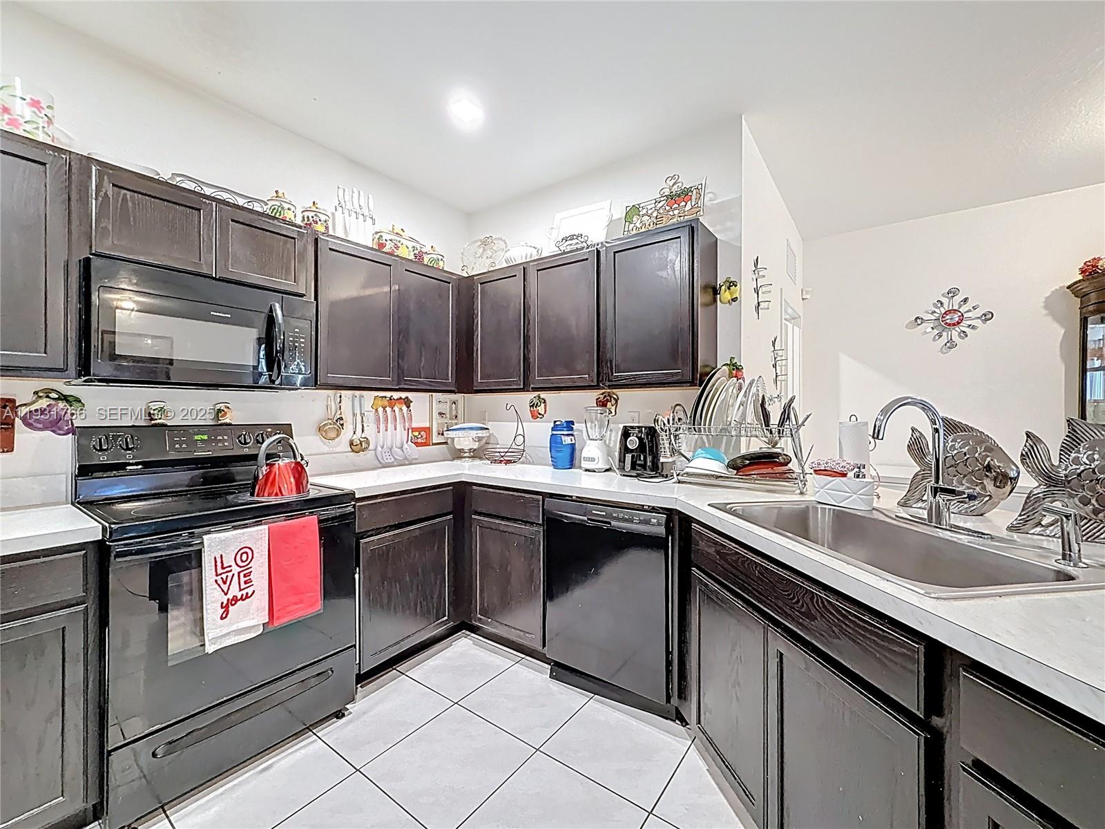 SUMMERVILLE VILLAS - Residential