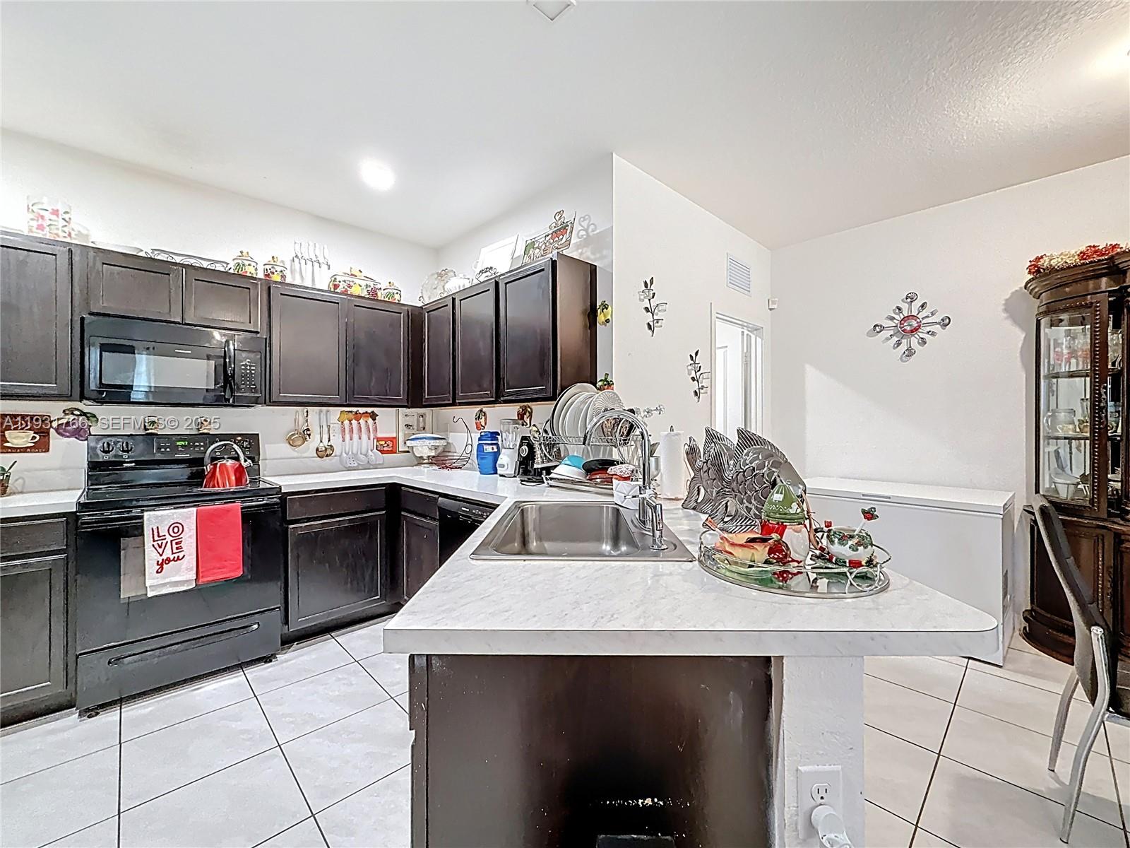 SUMMERVILLE VILLAS - Residential