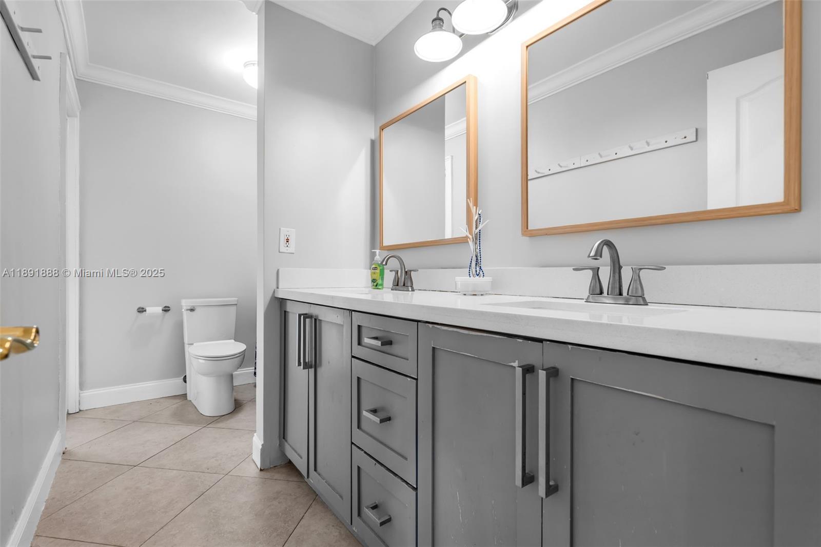 KENDALE LAKES SEC EIGHT - Residential
