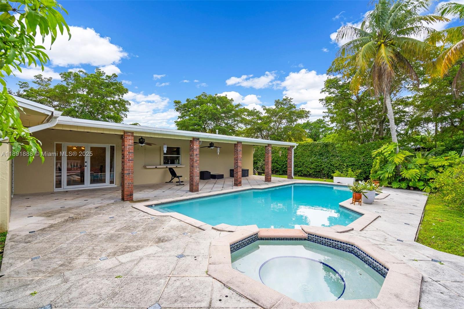 KENDALE LAKES SEC EIGHT - Residential