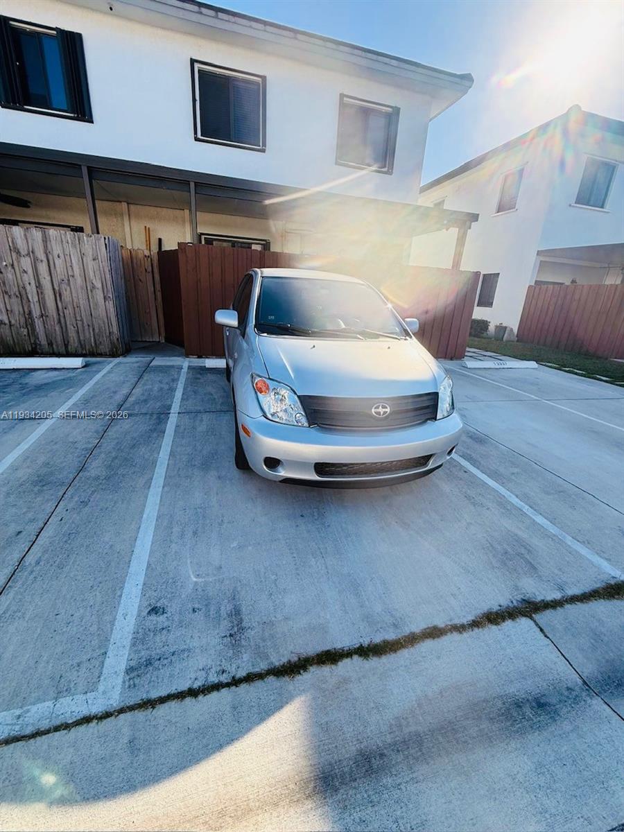 TROPICAL BREEZE TOWNHOUSE - Residential