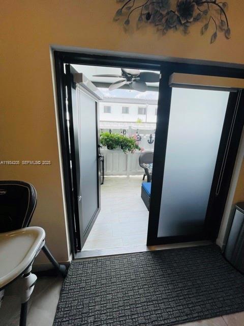 TROPICAL BREEZE TOWNHOUSE - Residential