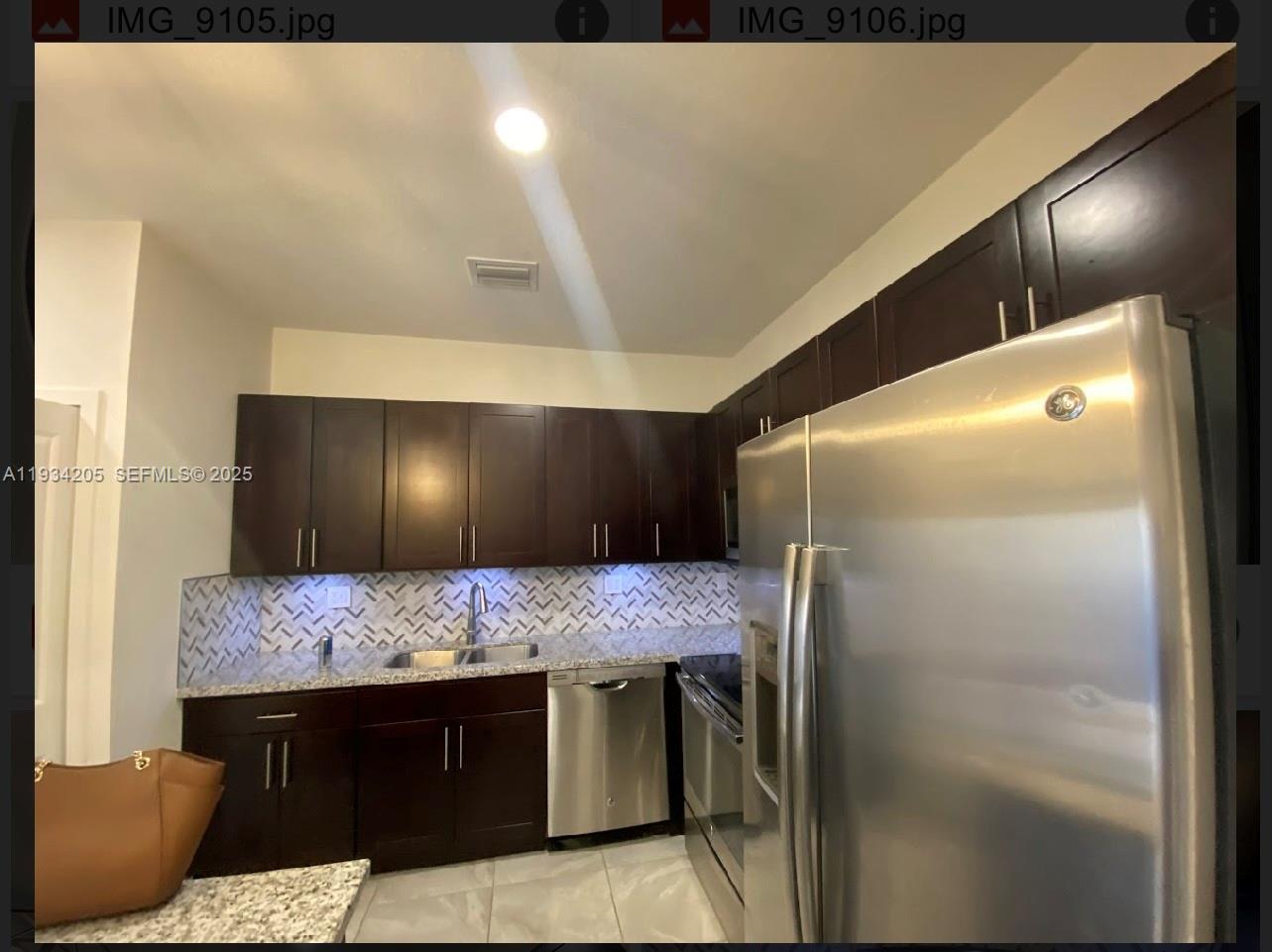 TROPICAL BREEZE TOWNHOUSE - Residential