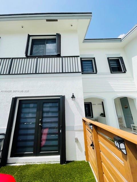 TROPICAL BREEZE TOWNHOUSE - Residential