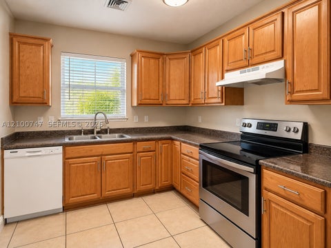 Photo of 2832 Fillmore St #21, Hollywood, FL 33020 (MLS # A12100747)