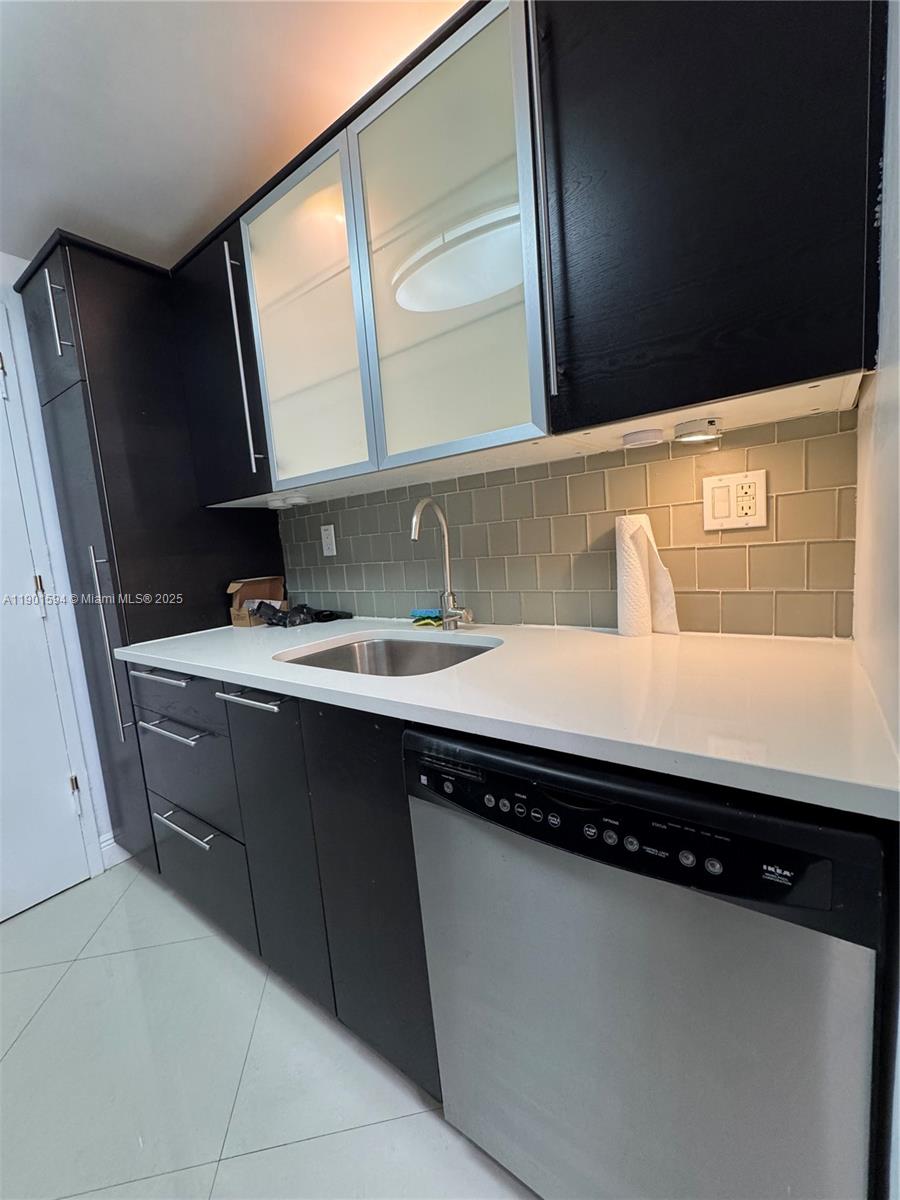 VILLA CAPRI CONDO - Residential Lease