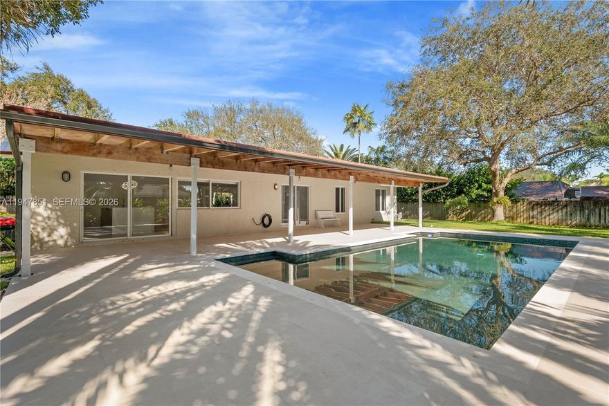 Classic, nicely renovated, one floor, 3 bedroom / 2 bath home with well appointed pool & yard on a beautiful expansive 15,625 Sq. Ft lot.
Home features include: new oak floors, new bathrooms, new open kitchen, newly re-designed re-finished pool and tiled pool deck, sprinklers throughout.
A true gem.