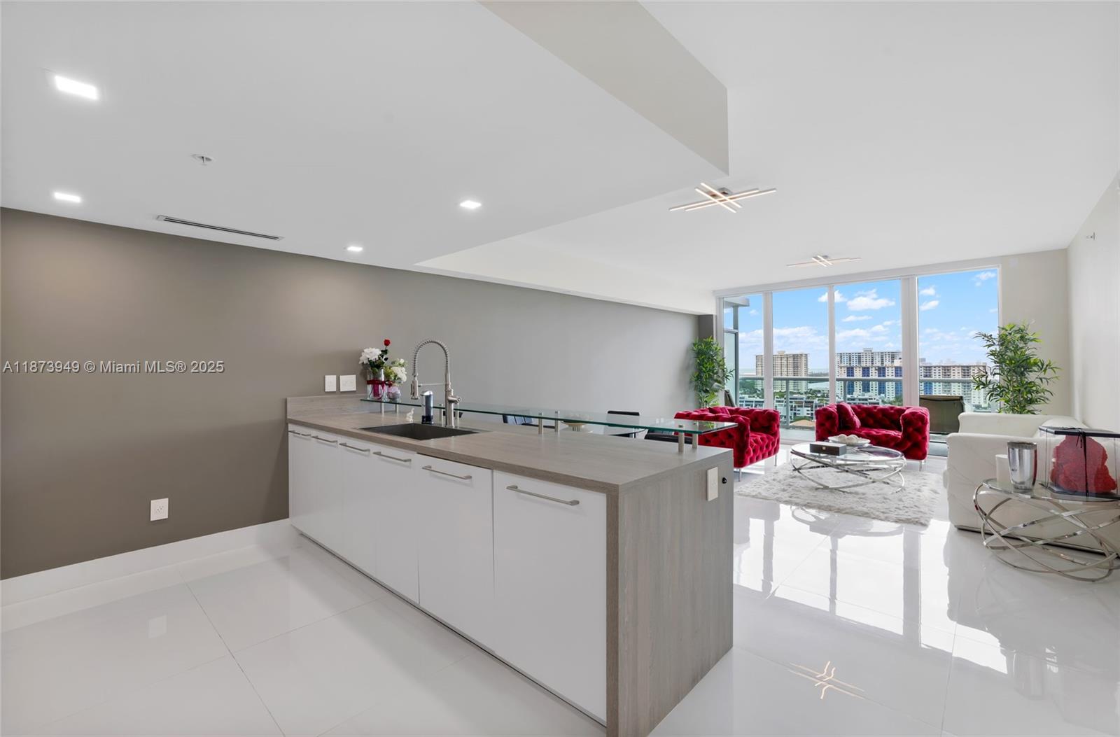 400 SUNNY ISLES CONDO WES - Residential