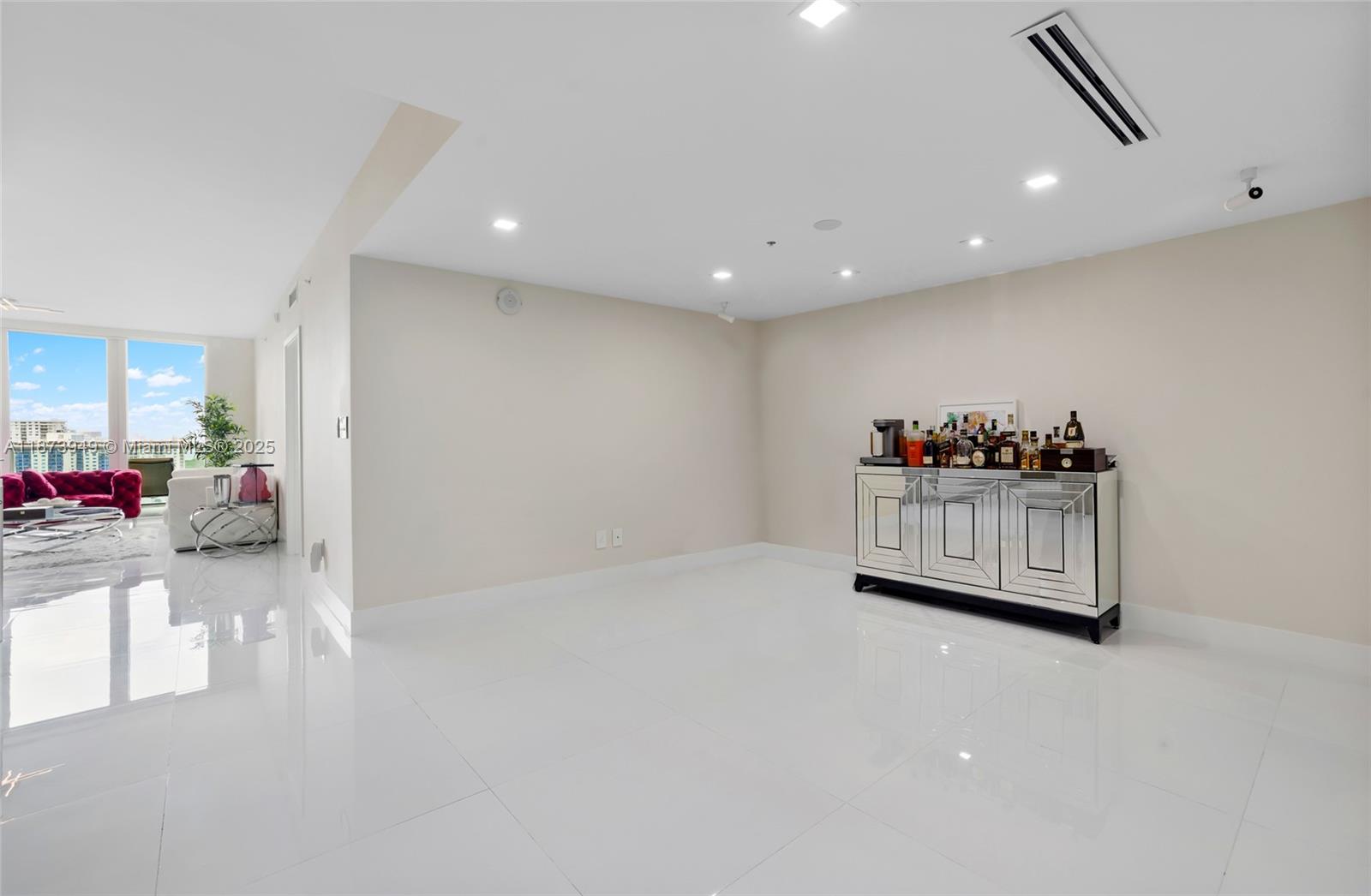 400 SUNNY ISLES CONDO WES - Residential