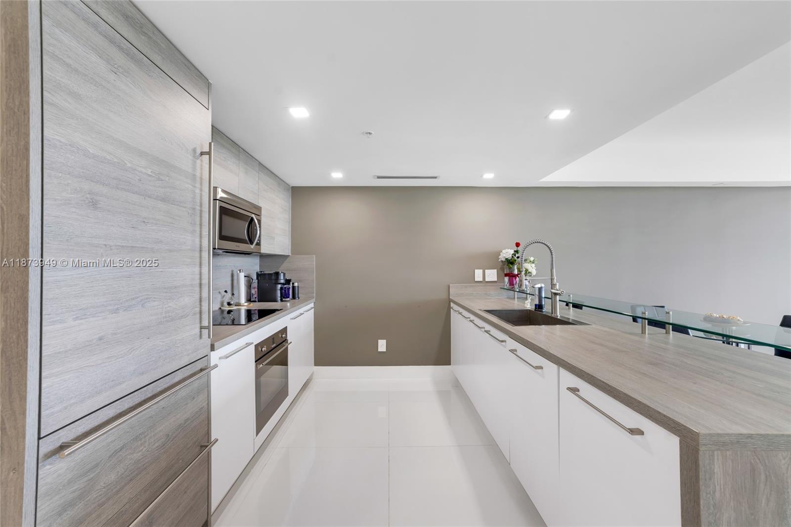 400 SUNNY ISLES CONDO WES - Residential