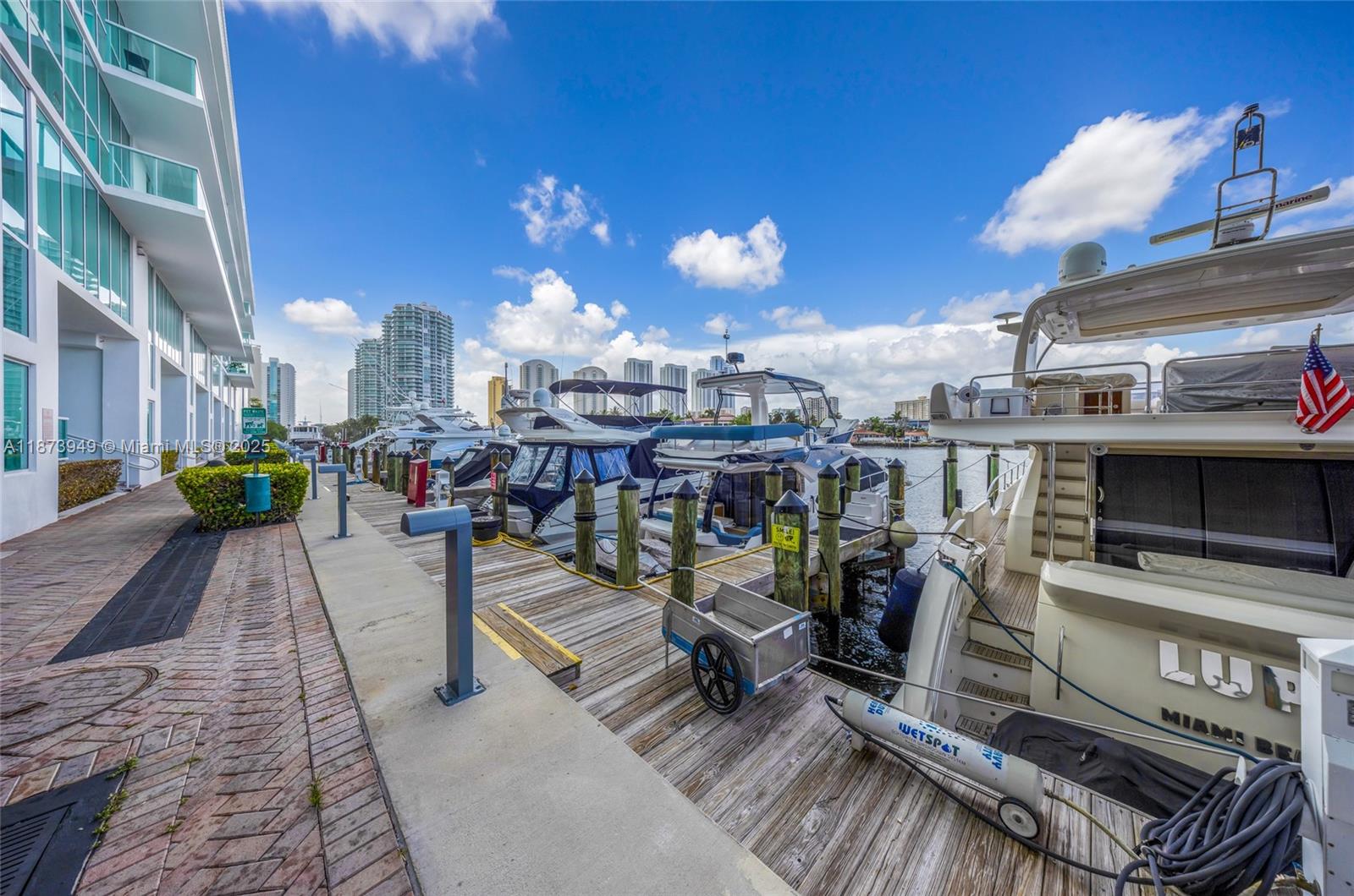 400 SUNNY ISLES CONDO WES - Residential