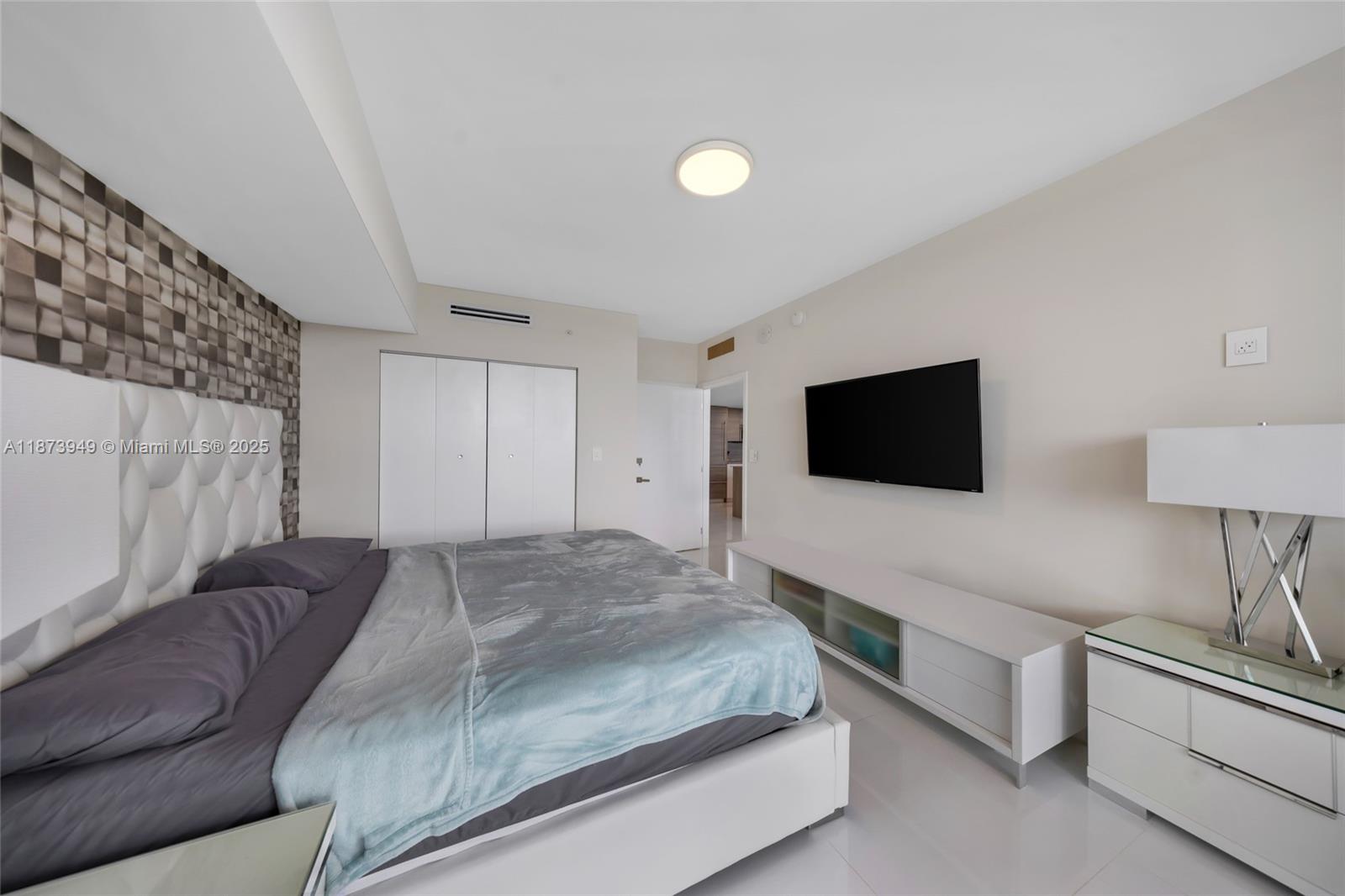 400 SUNNY ISLES CONDO WES - Residential