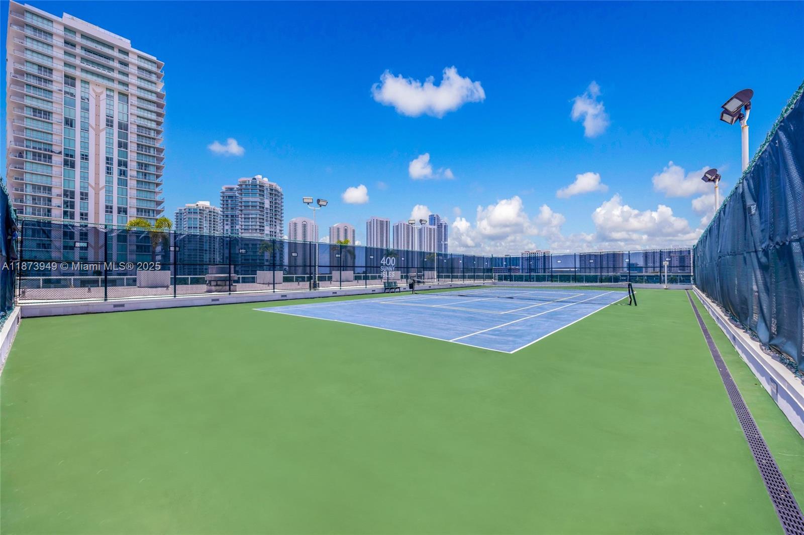 400 SUNNY ISLES CONDO WES - Residential