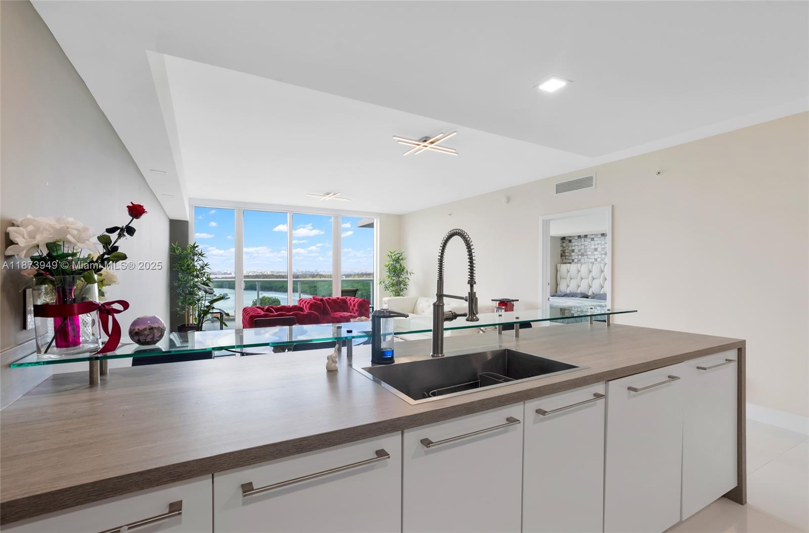 400 SUNNY ISLES CONDO WES - Residential