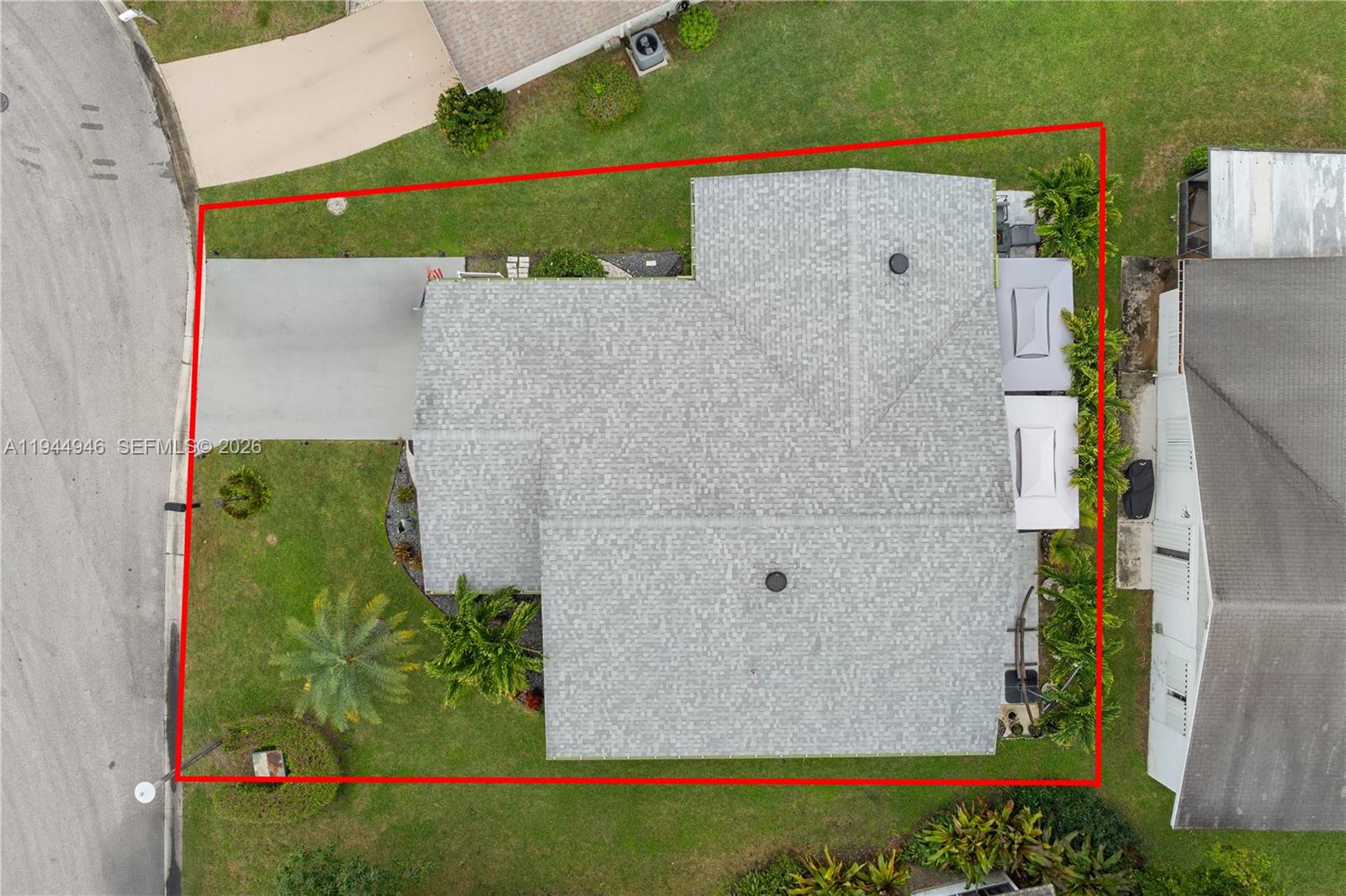 DELRAY VILLAS 5 - Residential