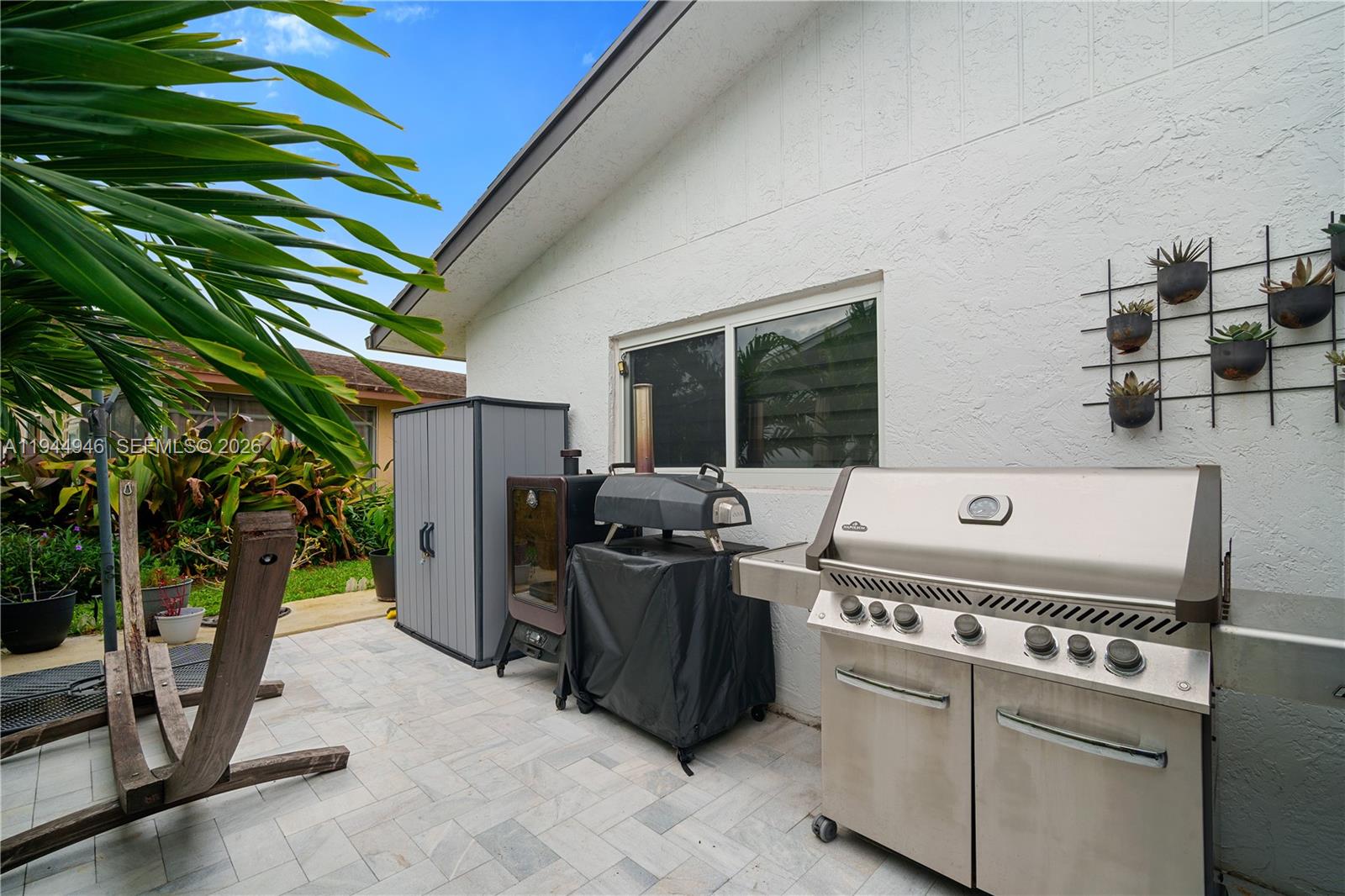 DELRAY VILLAS 5 - Residential