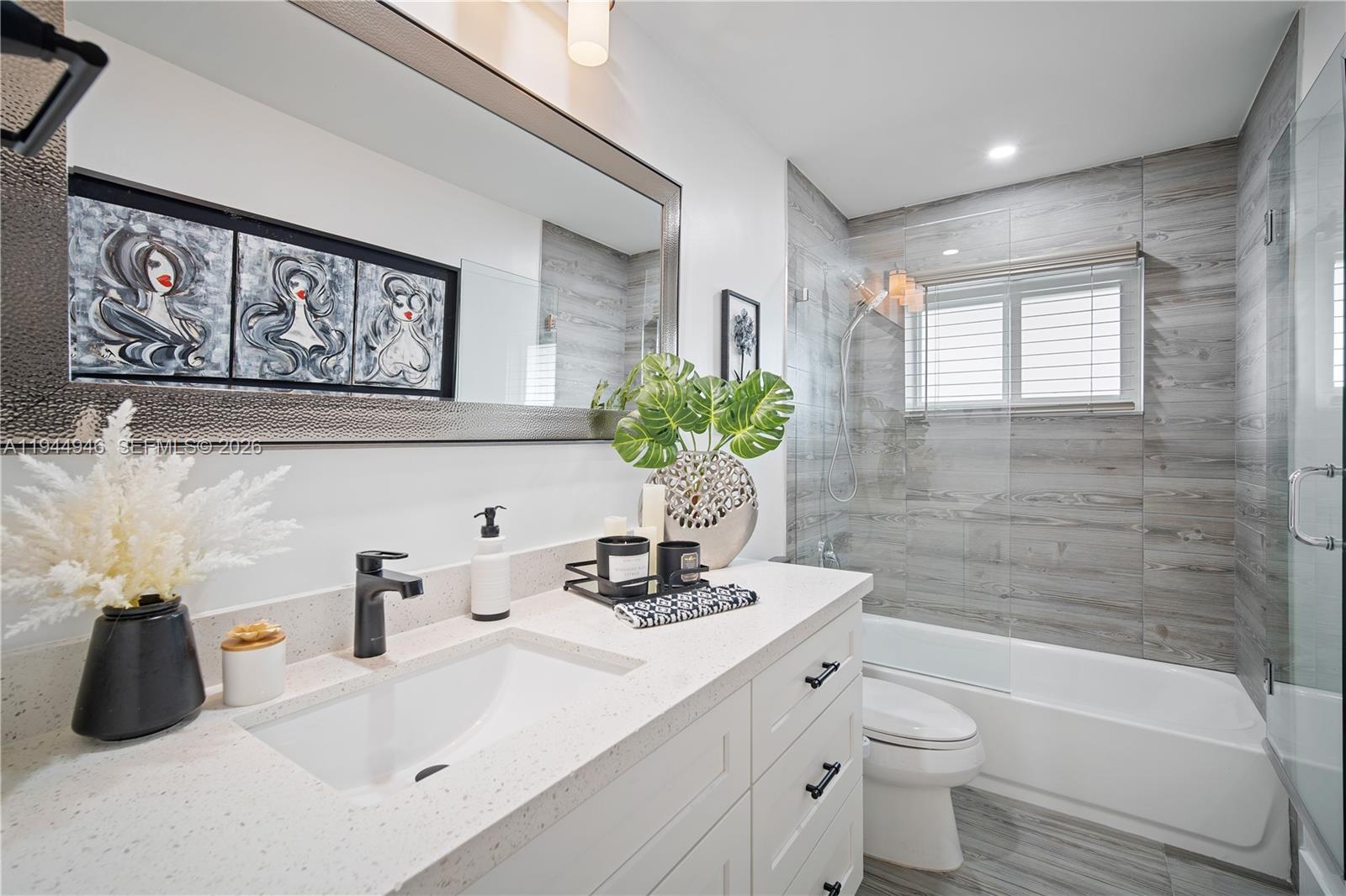 DELRAY VILLAS 5 - Residential