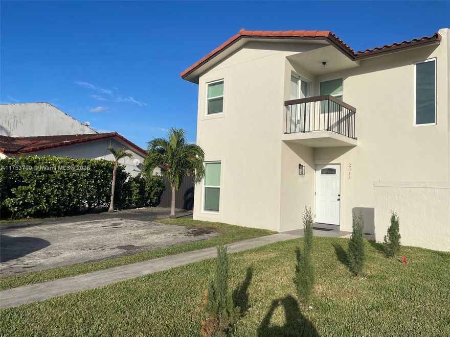 Just renovated. 4 Bedrooms,3 Baths.New Appliances,Quartz countertops.Big yard.Easy access to Turnpike and walking distance to FIU.Enjoy this property.