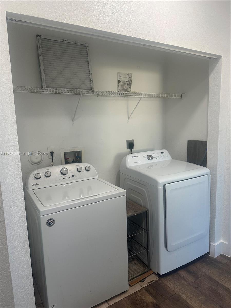 FLORIDIAN ISLES SOUTH - Residential