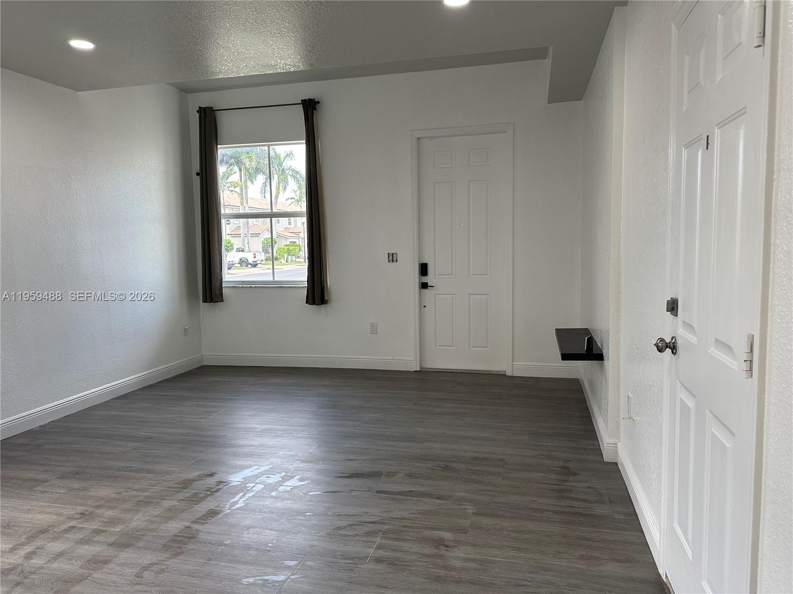 FLORIDIAN ISLES SOUTH - Residential