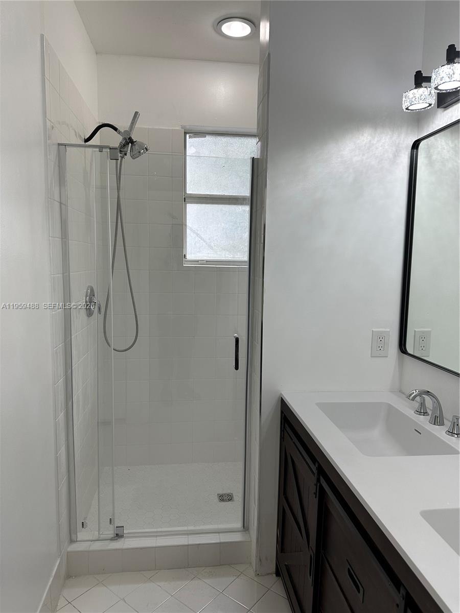 FLORIDIAN ISLES SOUTH - Residential