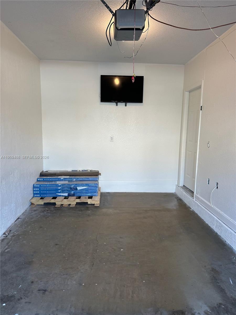 FLORIDIAN ISLES SOUTH - Residential