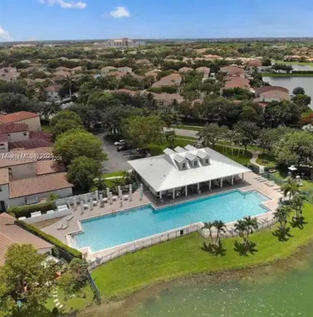 FLORIDIAN ISLES SOUTH - Residential