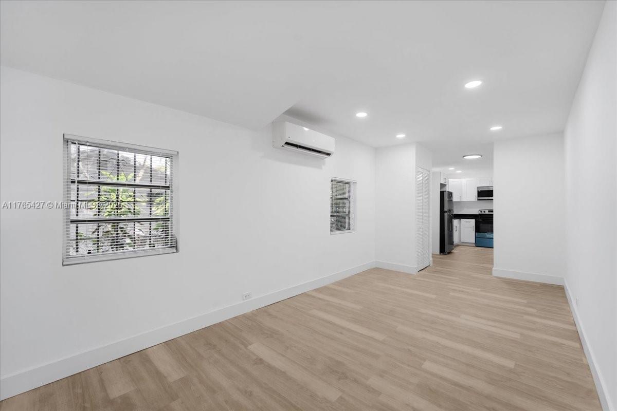 MELROSE HEIGHTS 3RD ADDN - Residential