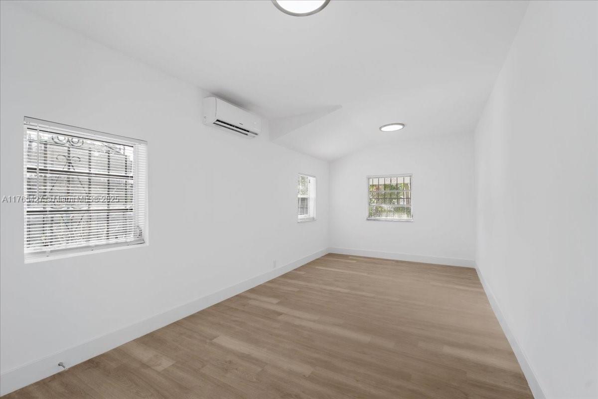 MELROSE HEIGHTS 3RD ADDN - Residential